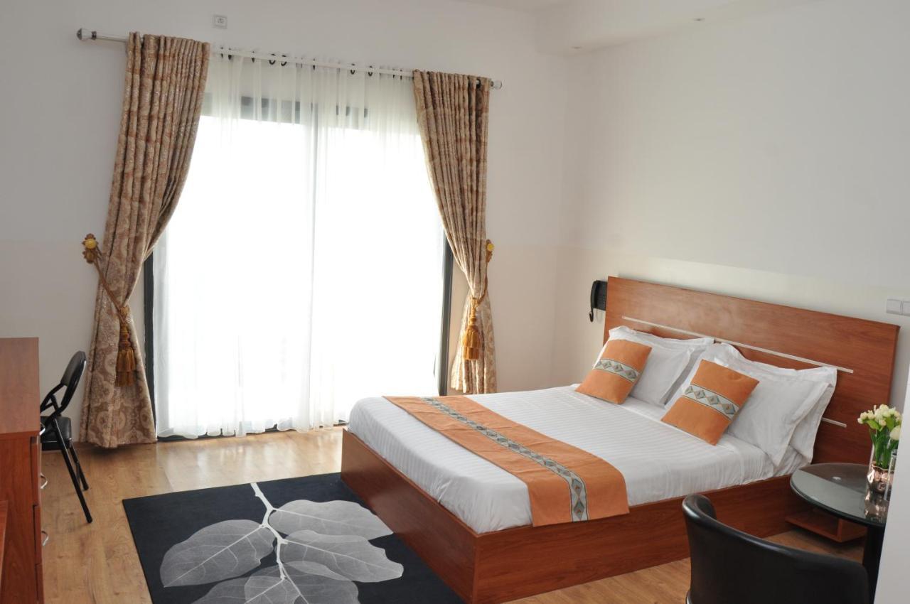 Hotel Sky Blue Mada Alasora Экстерьер фото