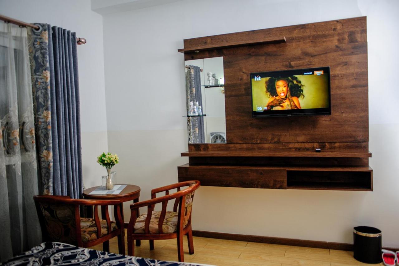 Hotel Sky Blue Mada Alasora Экстерьер фото