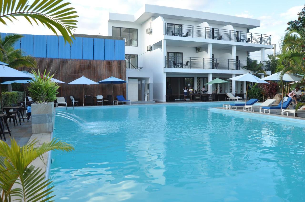 Hotel Sky Blue Mada Alasora Экстерьер фото